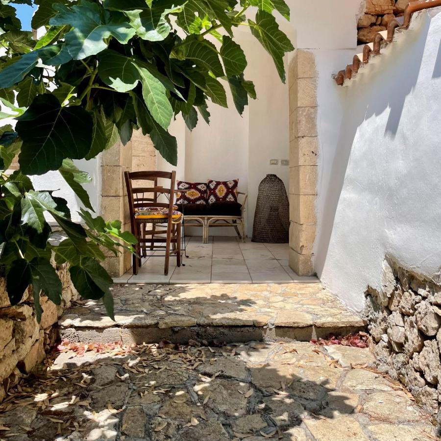 Capurre Trulli E Pajare A Due Passi Dal Pizzo